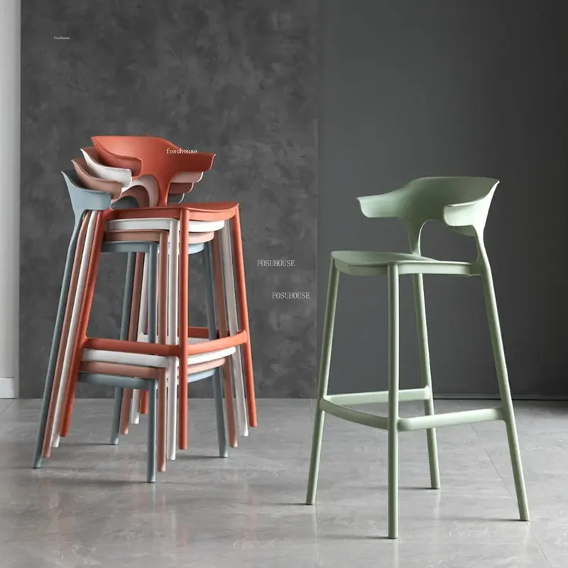 Скандинавские пластиковые барные стулья, современная барная мебель, стул для кафе со спинкой, домашний штабелируемый дизайнерский барный стул, креативные табуретки с высокими ножками Изображение 1