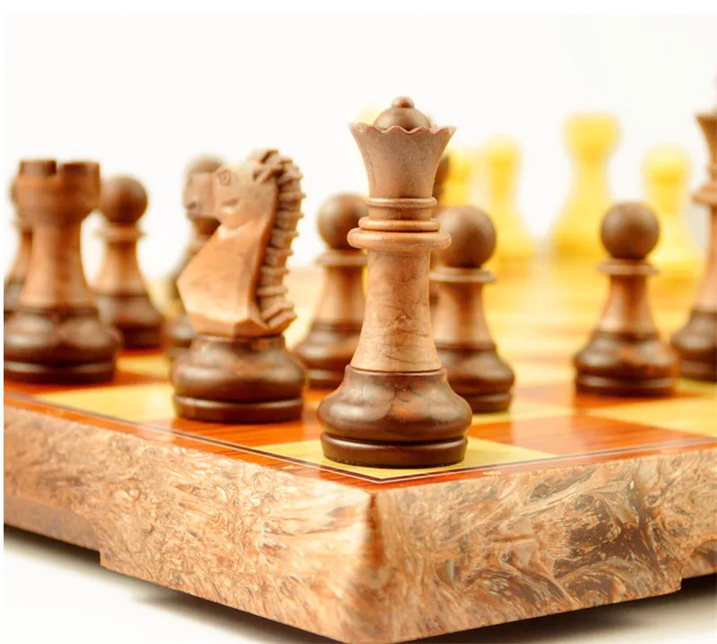 Новые Международные шахматные шашки, складные магнитные Настольные шахматы из высококачественного дерева, английская версия, три размера Изображение 3